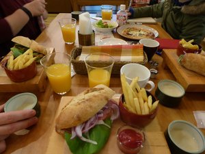 Lunch in Yadanaka (5)