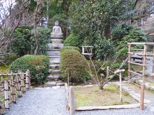 Ryoanji Temple - rock gardens in Kyoto (14)