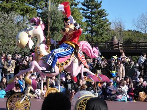 Tokyo Disneyland - cartoon character parade (2)
