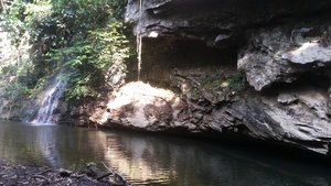 Paku Waterfall in Mulu National Park (2)