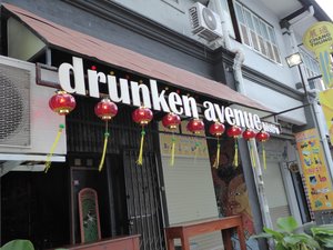 Kuching - an aptley named drinking hole