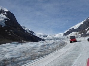 Columbia Icefields - Athabasca Glacier (11)