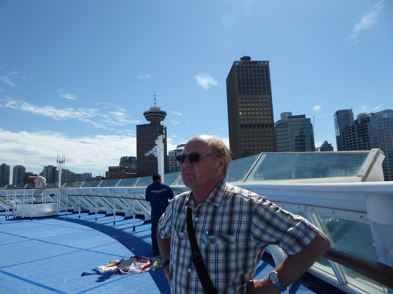 Sail away from Vancouver (1)