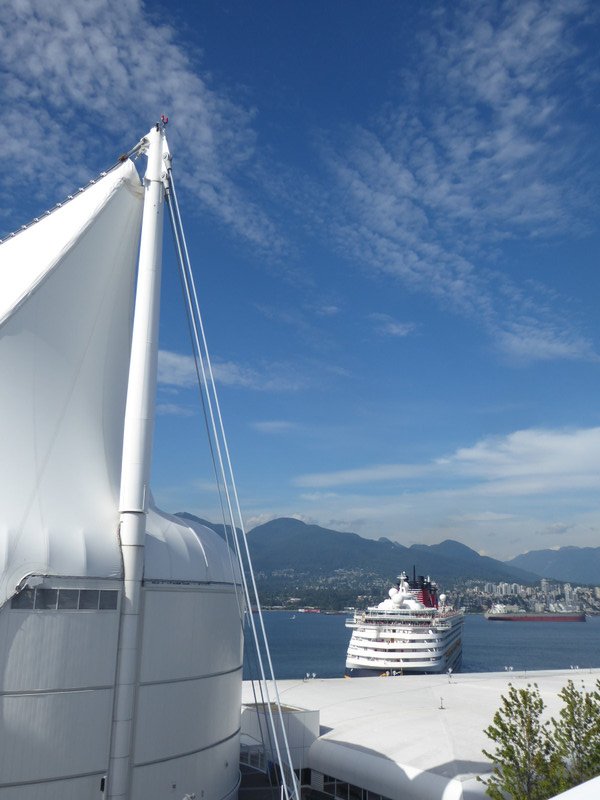 Sail away from Vancouver (2)