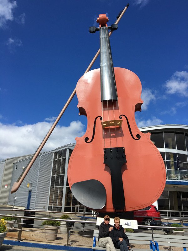 Lagest fiddle in the world at Sydney Nova Scotia (1)