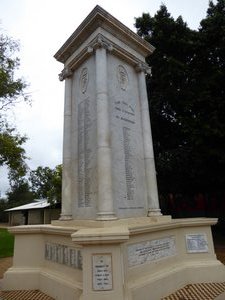 10 Charleville - war memorial (1)