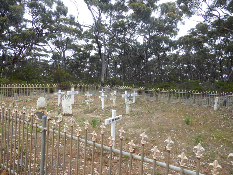 93. Lighthouse Keepers Cemetery northern KI (2)