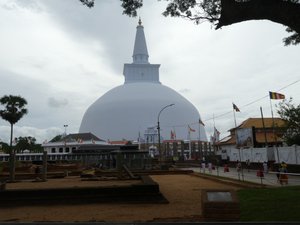 Anuradhapura - Ruvanveliseya Dagoba (2)