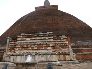 Anuradhapura - Ruvanveliseya Dagoba (61)