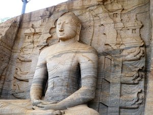 Polonnaruwa Rock Temple (14)
