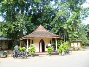 Kandy Royal Gardens Entrance (6)