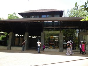 Kandy Royal Gardens Shop (3)