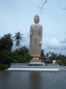 Tsunami effected coast north of Galle - memorial built by Japanese (2)