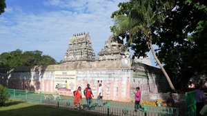 Rock cave temple in Mamallapuram or Mahabalipuram (5)