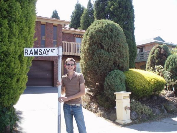 Look ! I'm on the Neighbours set !