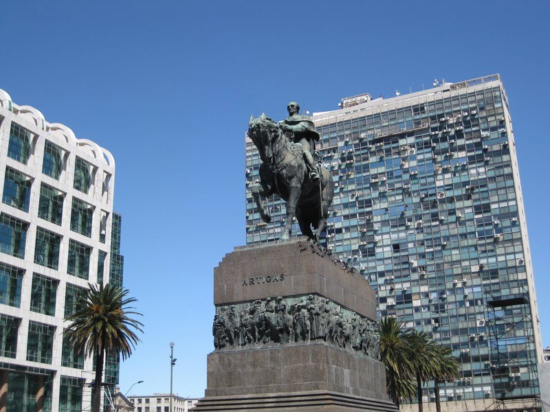 Monuments and iffy tower blocks, Montevideo