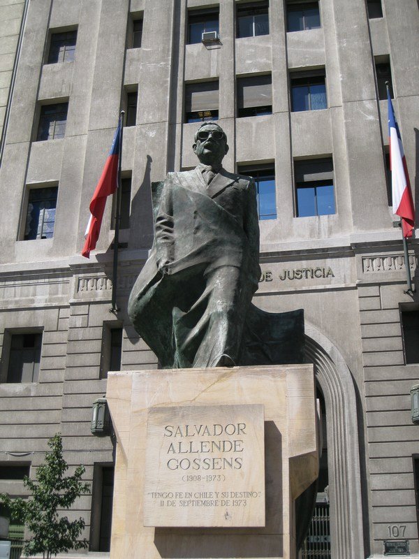 Statue of Allende, Santiago