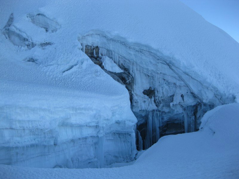 Crevasses on the slopes of Vallunaraju