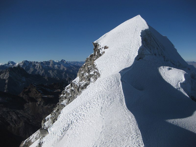 Vallunaraju's second, lower summit