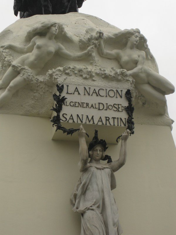 Memorial statue, Plaza San Martin