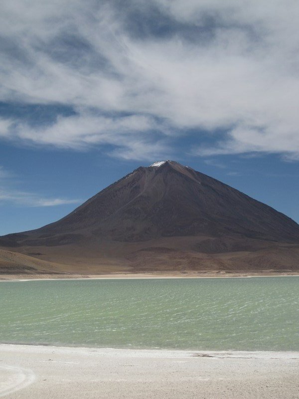 Laguna Verde and Volcán Licancabur