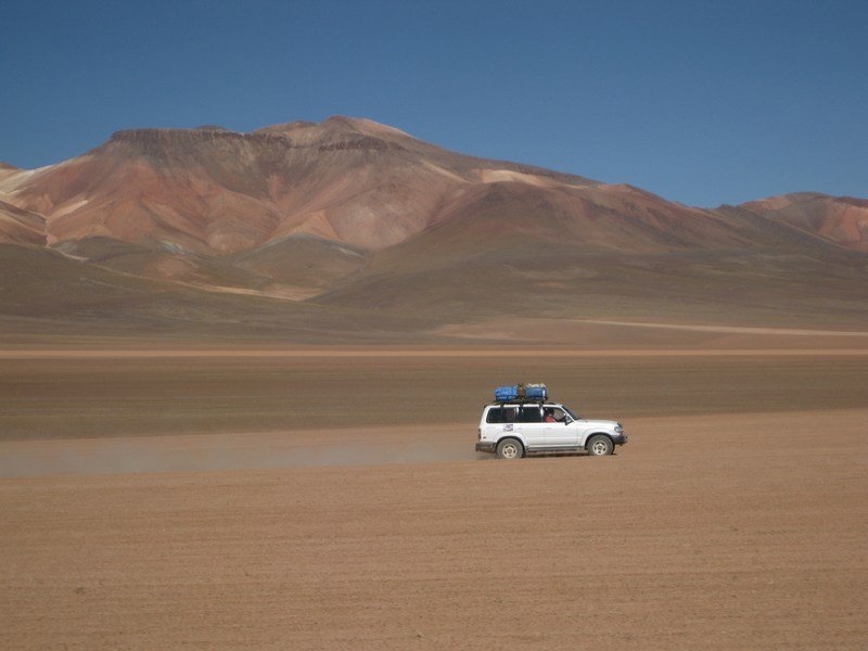 Speeding through the Desierto de Siloli