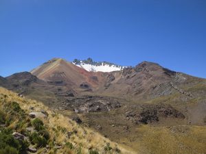 Volcán T'unupa, northern edge of the salar