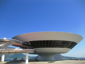 Oscar Niemeyer's Museu de Arte Contemporânea, Niterói