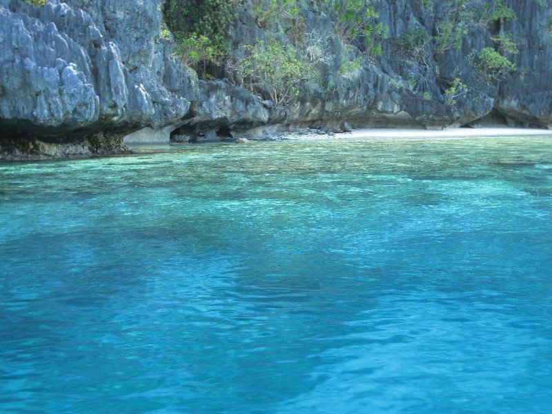 Azure waters off Matinloc Island, Bacuit Archipelago
