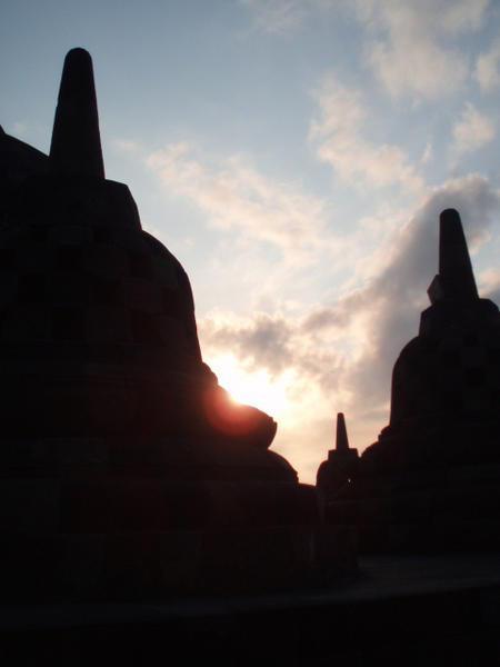 Sun in the stupas