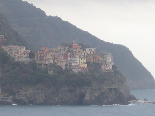 Manorola - Village on a Cliff