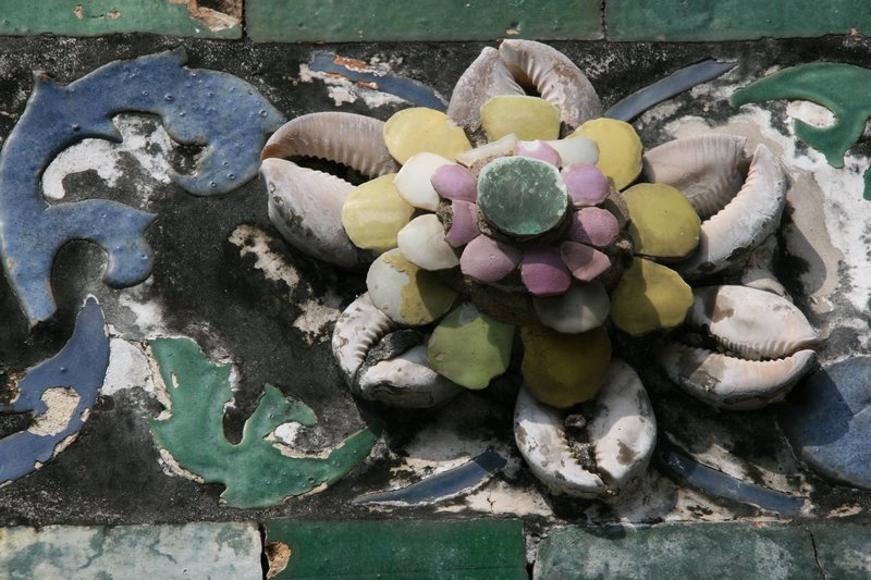 Crockery Mosaiccovring Wat Arun