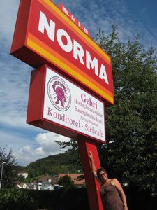 Norma's supermarket, Tiergen