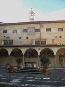 45 Florence Santissima Annunziata courtyard