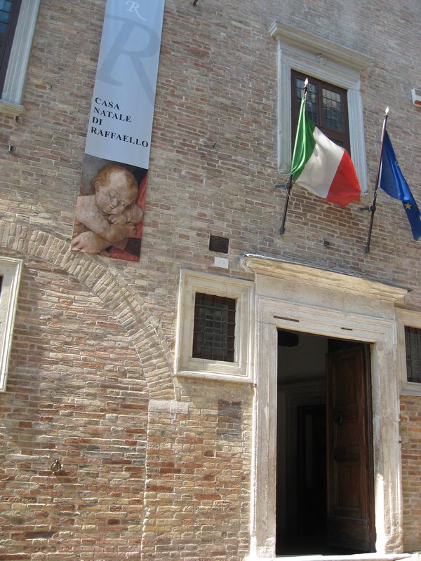8 Urbino - Raphael's house of birth