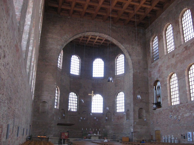 9 Trier - Basilica