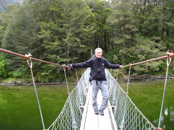 PeterPopper on a suspension bridge