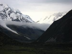 Mt Cook National Park - Mountains in the cloud