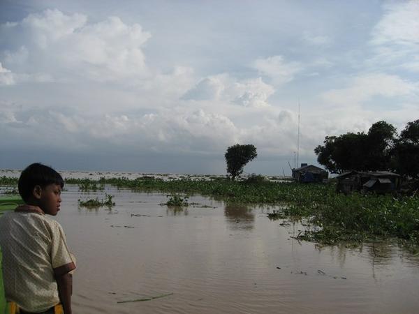 Chong Kneas floating river village