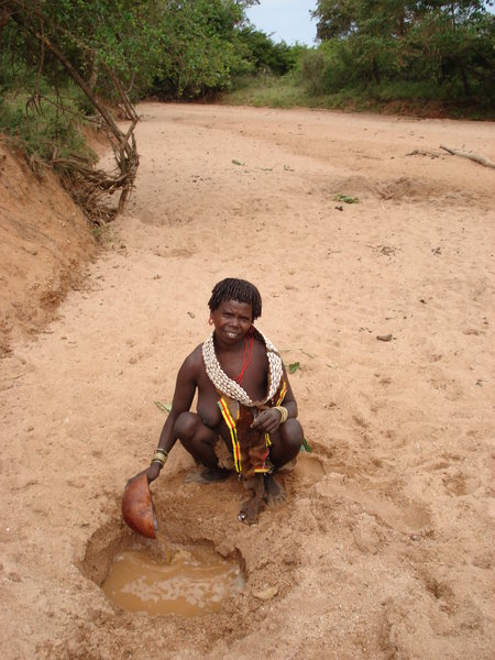 Hamer woman looking for water