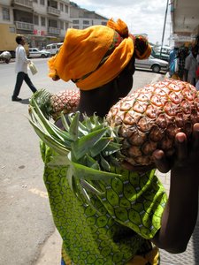 Lady with pineapples Arusha