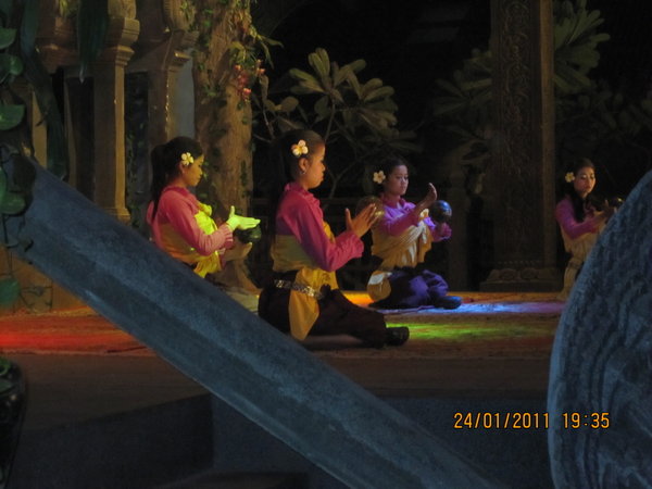 Khmer dancers