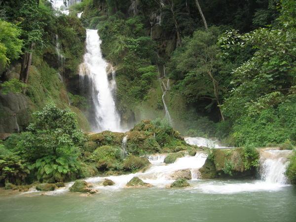Kuang Si waterfall