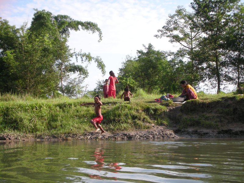 Chitwan National Park - Canoe ride through the jungle