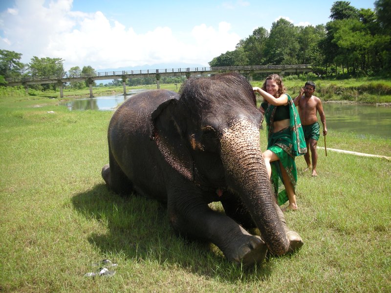 Chitwan National Park - Time to bath with an Elephant