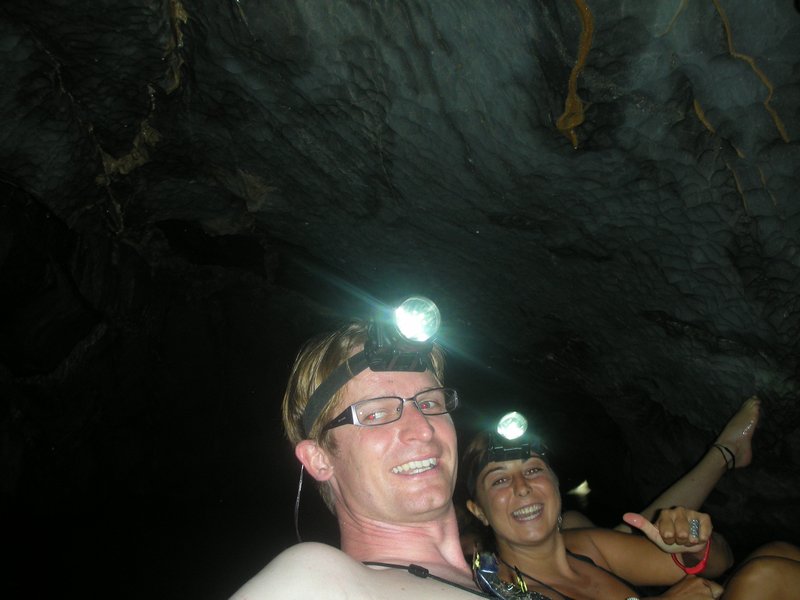 Laos - Vang Vieng - Slowly making out way through the caves