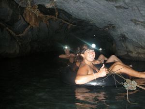 Laos - Vang Vieng - Slowly making out way through the caves