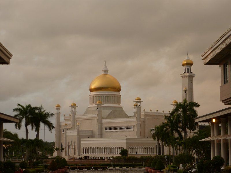 Brunei - View from the Mall to the mosque