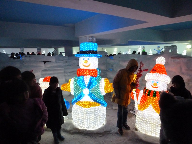 KL - Icity digital city - It's Frosty the snowman