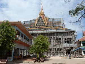 Siem Reap - Check out the scaffolding